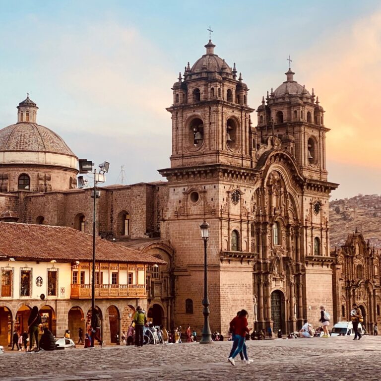 Peru - adventuredesk-community-adventures-peru-Plaza-de-Armas
